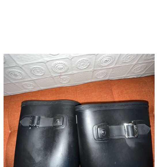Hunter Refined Tall Rain Boots in Navy | Size 9 (US) - Picture 12 of 13